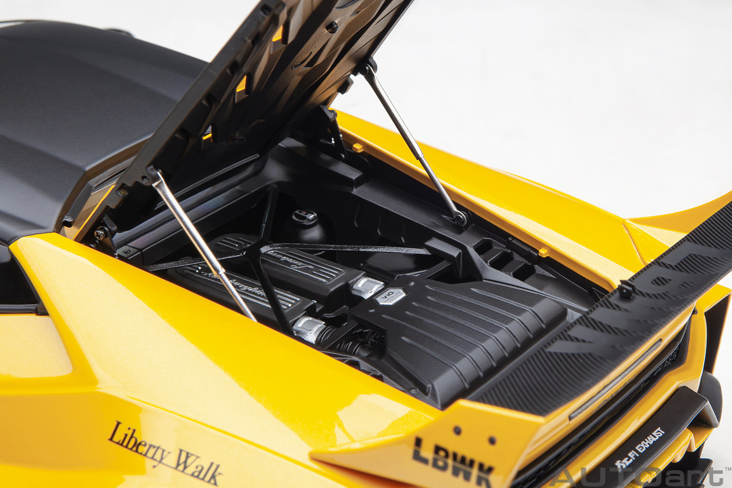 1:18 | Liberty Walk LB Silhouette Works Huracan GT | Metallic Yellow | 79127