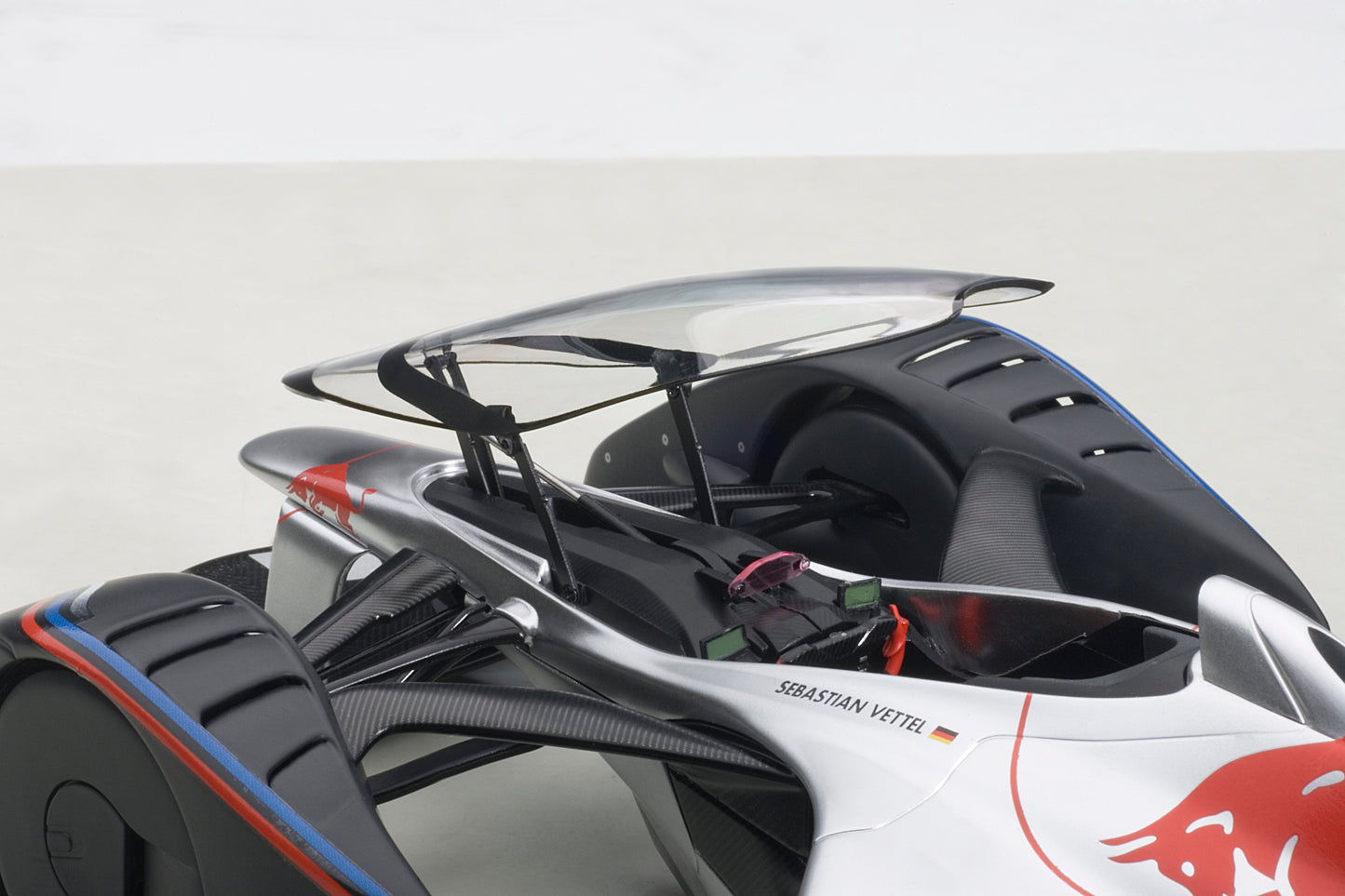 1:18 | Red Bull X2014 Fan Car | Hyper Silver | 18117