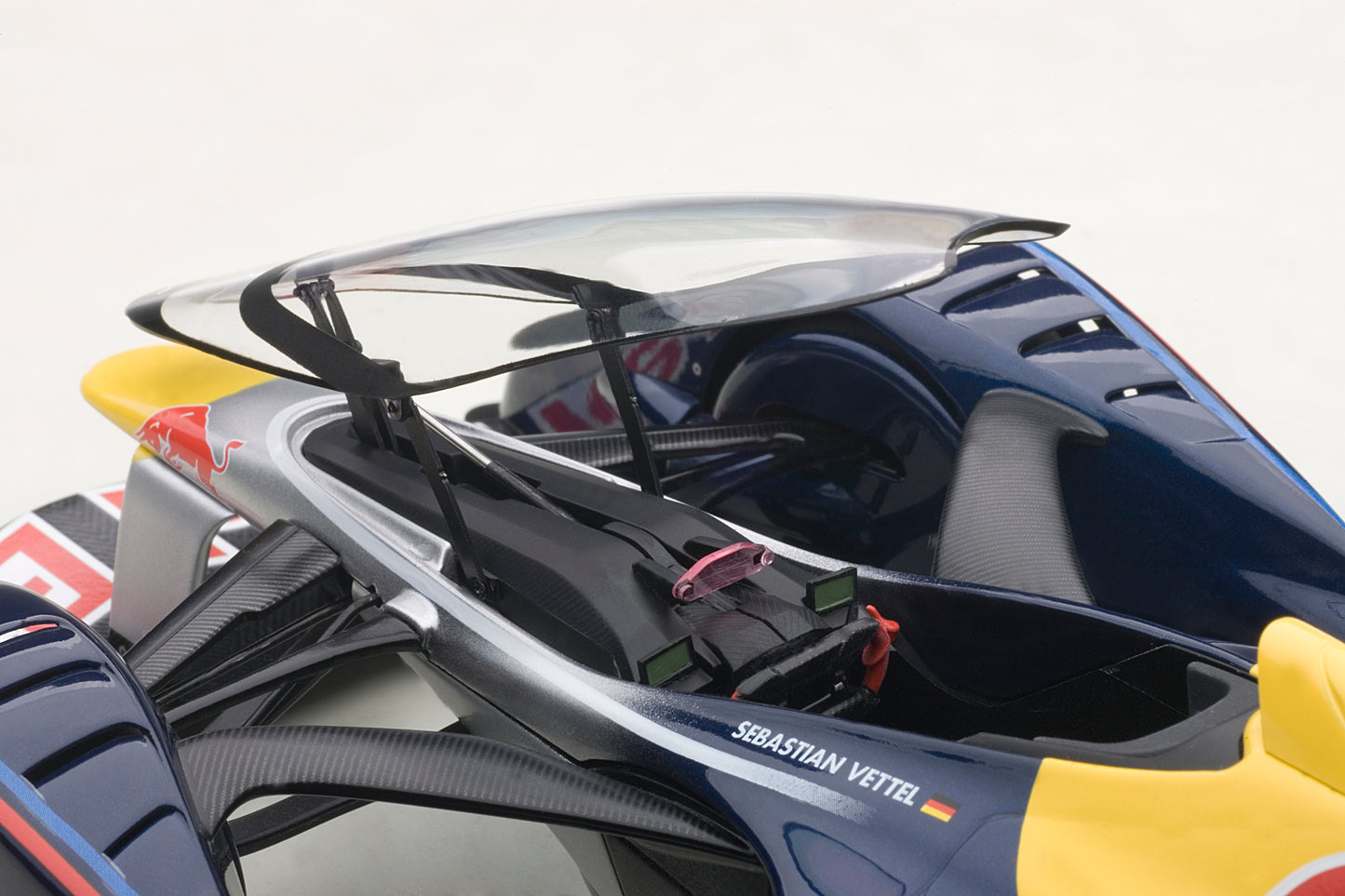 1:18 | Red Bull X2014 Fan Car | Red Bull Color | 18118