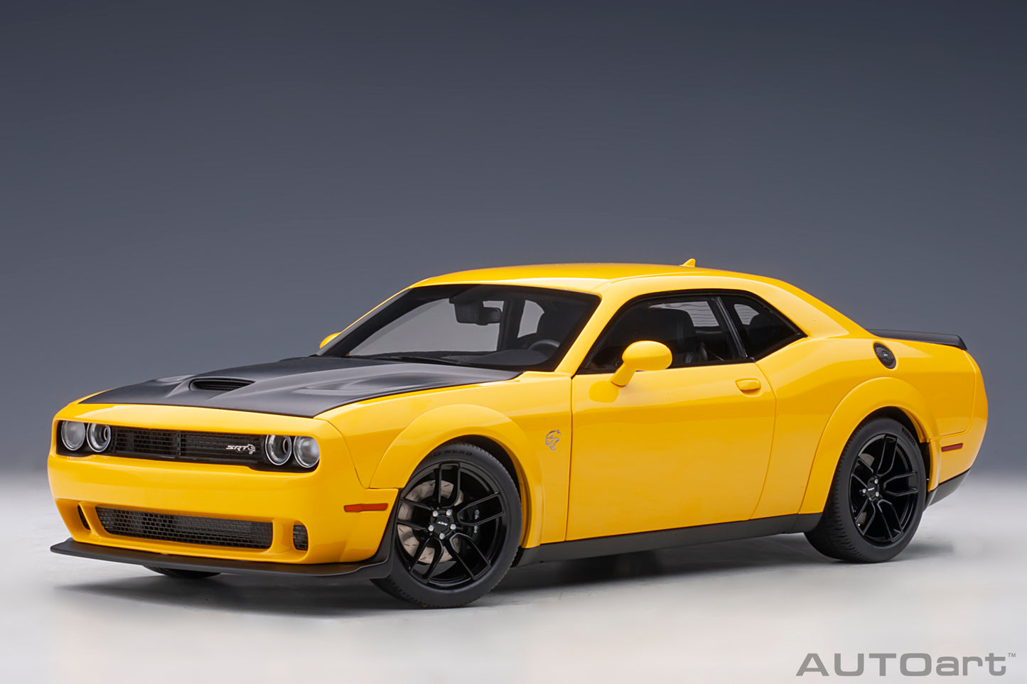 1:18 | Dodge Challenger SRT Hellcat Widebody 2018 | Yellow Jacket/Satin Black Hood | 71737