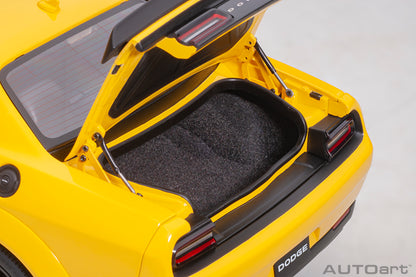 1:18 | Dodge Challenger SRT Hellcat Widebody 2018 | Yellow Jacket/Satin Black Hood | 71737
