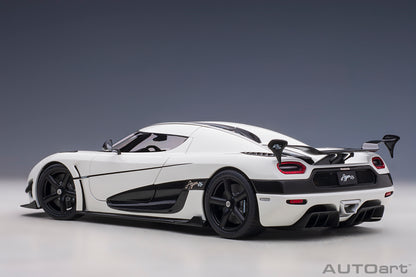 1:18 | Koenigsegg Agera RS | White/Carbon Black/Black Accents | 79021