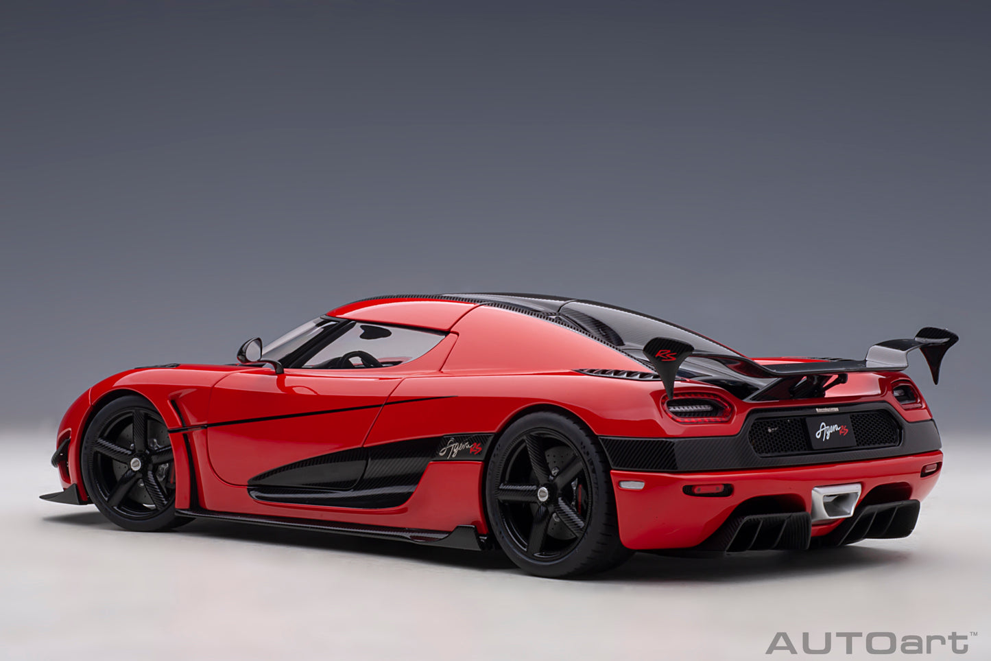 1:18 | Koenigsegg Agera RS | Chilli Red/Carbon Black/Black Accents | 79022