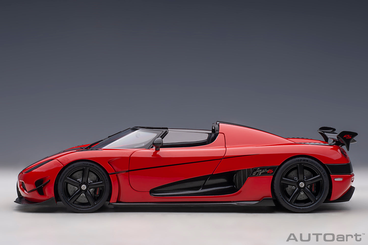1:18 | Koenigsegg Agera RS | Chilli Red/Carbon Black/Black Accents | 79022