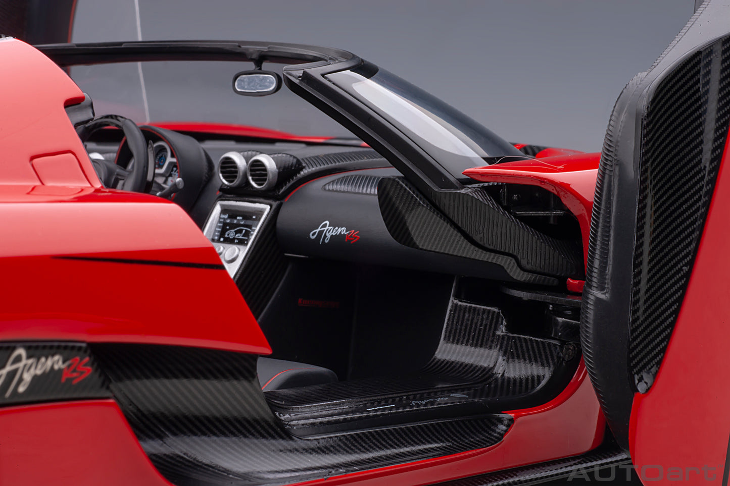 1:18 | Koenigsegg Agera RS | Chilli Red/Carbon Black/Black Accents | 79022