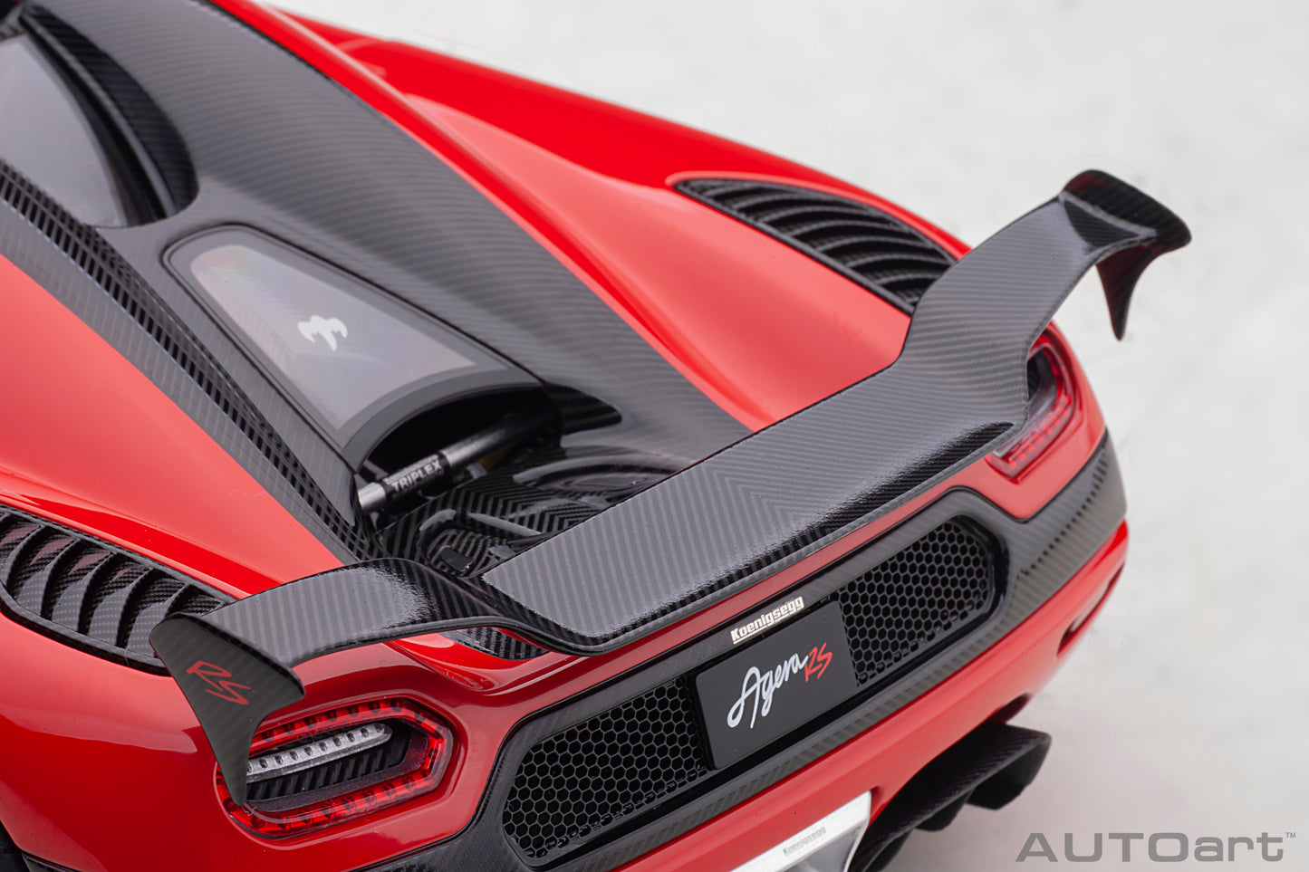 1:18 | Koenigsegg Agera RS | Chilli Red/Carbon Black/Black Accents | 79022