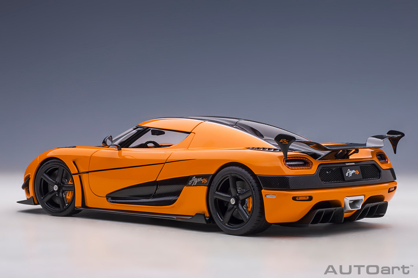 1:18 | Koenigsegg Agera RS | Cone Orange/Carbon Black/Black Accents | 79023