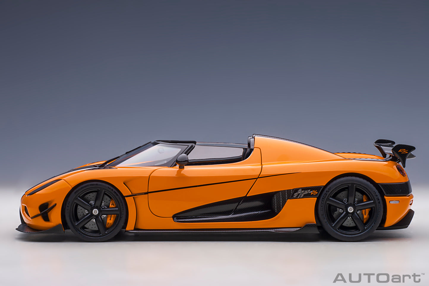 1:18 | Koenigsegg Agera RS | Cone Orange/Carbon Black/Black Accents | 79023