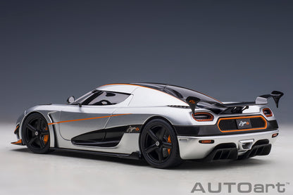 1:18 | Koenigsegg Agera RS | Moon Silver/Carbon Black/Black Accents | 79024