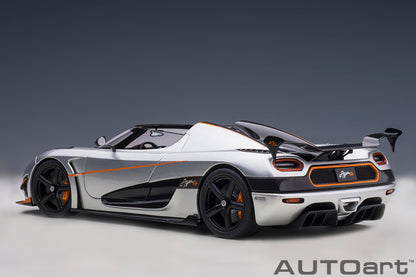 1:18 | Koenigsegg Agera RS | Moon Silver/Carbon Black/Black Accents | 79024