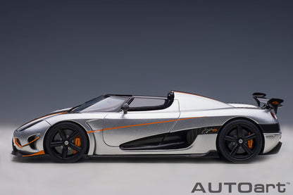 1:18 | Koenigsegg Agera RS | Moon Silver/Carbon Black/Black Accents | 79024