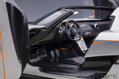 1:18 | Koenigsegg Agera RS | Moon Silver/Carbon Black/Black Accents | 79024