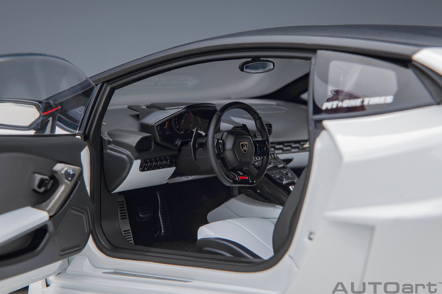 1:18 | Liberty Walk LB Silhouette Works Huracan GT | White | 79125